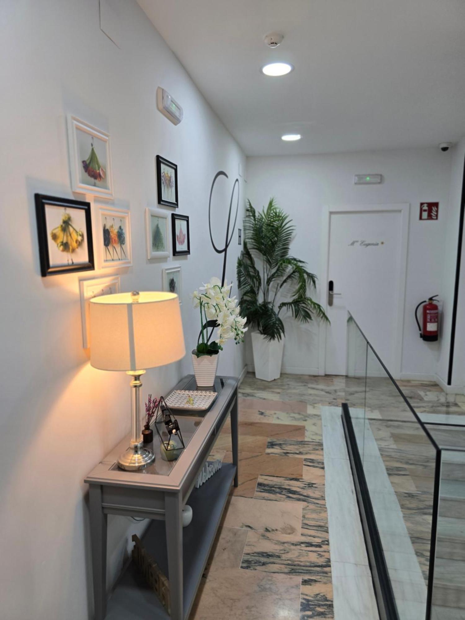 Lhome Sevilla Exterior foto